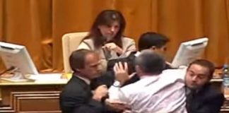 “Gratë më rrethuan, Sokol Olldashi më tha ‘mbylle’!”, Topalli tregon momentin kur Meta ‘iu sul’ nga foltorja