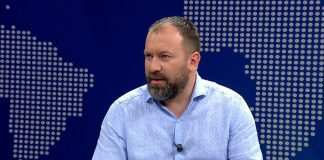 A do ndërhyhet në ndarjen territoriale?/ Paskuqani, Mazniku: Të pyeten qytetarët. Duhen reforma të qenësishme