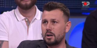 I verdhë në fytyrë/ Çfarë bëri Mevlani në prapaskenë kur doli dje nga studio: Nuk mund ta shoh me sy!