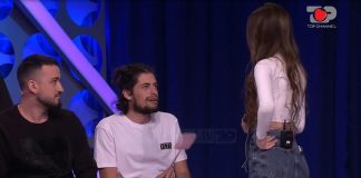 Sindi i sjell pallaskën Julit: Vrite pak mizën. Më gjuaj ose mbyll gojën