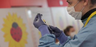 Ç’duhet të hamë para dhe pas marrjes së dozave të vaksinës antiCovid?