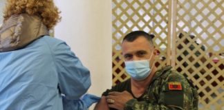 Nis vaksinimi antikovid i ushtarakëve/ Prioritet, trupat pjesëmarrëse në stërvitjen e madhe ushtarake “Europe Defender 2021”