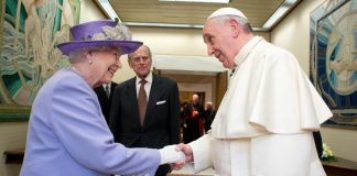 Papa i shpreh ngushëllime Mbretëreshës Elizabeta II për vdekjen e Princit Philip