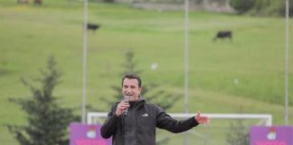 “Ne hapim rrugë, ata bllokojnë rrugë”, Veliaj në Kombinat: “Vaj-medet nëse bllokojnë shtetin siç kanë bërë me çdo investim të rëndësishëm”