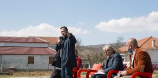 Zgjedhjet 2021/ Peleshi me banorët në Gosokovë: Zgjidhëm problemet e pronës, në mandatin e tretë më shumë punë