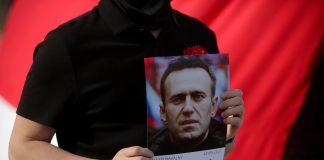 Opinion/ Navalny ka nevojë për mjekët e tij dhe Putin duhet ta ndihmojë për të shpëtuar jetën e tij prej nemesis