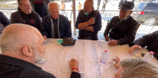 Video/ Rama bën llogaritë me laps e letër: Ja sa mandate merr PS