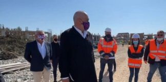 Rama inspekton kantierin e 7 pallateve në Kavajë: 330 apartamente pëfundojnë në gusht