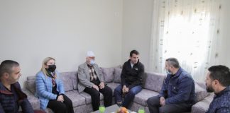 Muaji i Shenjtë gëzon familjen e Ramazan Gurrës në Tiranë. Veliaj: Mirënjohës për veprën e bamirësisë dhe kontributin e Xhamisë së Xhurës!