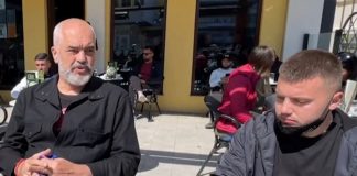 “Vaksinimi masiv do të lehtësojë sezonin turistik”, Rama me votues për herë të parë në Pogradec: Të mos kthehemi mbrapa