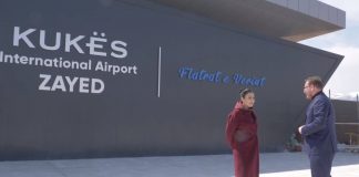 Video/ Rama pret nesër ‘çunat e Londrës’ në aeroportin e Kukësit