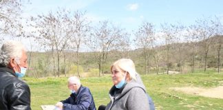 Heqja e taksës së naftës, Ekonomi u shpërndan kartën fermerëve në Shijak