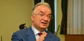 Ndryshe nga Albin Kurti, nënkryetari i PDK thirrje Ramës: Hap disa qendra vaksinimi për gjithë qytetarët e Kosovës, na ndihmo të lutem!