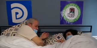 “E dona shumë, e dona…”, Legjendat e humorit shkodran Zyliha Miloti e Besnik Çinari në spotin e PS (Video)