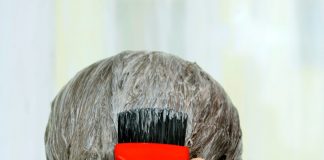 Ja pse nuk duhet t’i lyeni kurrë flokët në shtëpi