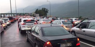 Fluks qytetarësh nga Kosova drejt Shqipërisë, mbi 45 mijë ditët e fundit