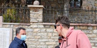 Peleshi takim me banorët në Gjonomadh dhe Lavdar: Punë më të mëdha që do të rrisin mirëqënien në fshat