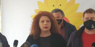 Vaksinimi në Vlorë, strukturat vendore të shëndetësisë u përgjigjen akuzave të PD-së: Duan të baltosin procesin e vaksinimit, janë datat e ambalazhimit jo të skadencës