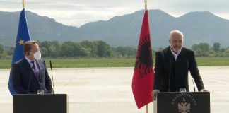 Rama konferencë me Varhelyi: Ishte zëri i arsyes për të sjellë vaksina në Shqipëri e rajon. Deri në gusht, vendi ynë merr të gjithë pjesën e akorduar