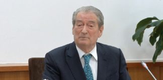 Berisha nuk jep dorëheqjen nga mandati i deputetit: SHBA i gjeti provat në zyrën e Edi Ramës