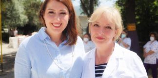 Manastirliu ndan foton me dr. Irenën: Po i realizohet një ëndërr…