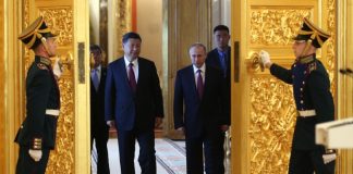 Opinion/ Mësimet ogurzinj që Putin-i po mëson nga Xi Jinping