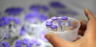 Tri firmat e vaksinave anti-COVID zotohen se do të ofrojnë 3.5 miliardë doza falas për vendet e varfra