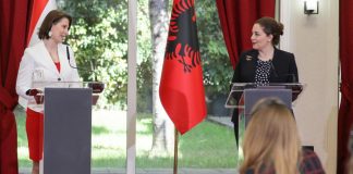 Xhaçka-Edstadler: Shqipëria plotësoi kushtet, koha për bisedimet për anëtarësim