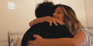 Dy shqiptarët rivalë në skenën e “Eurovizion”/ Anxhela Peristeri dhe Gjon’s Tears shfaqen të përqafuar në prapaskenë