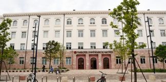 Shkëlqimi i “Bulevardit Zogu I”, një nga rrugët më të vizituara në Tiranë ku gjallon biznesi