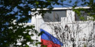 Rusia “lëshoi gjysmë milioni pasaporta në lindje të Ukrainës” për dy ditë