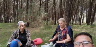 “Jemi në pyll, po mbledhim kërpudha”, familjari rrëfen se si humbi nënën, vëllain dhe kunatën nga helmimi. Fotoja e fundit e 3 viktimave