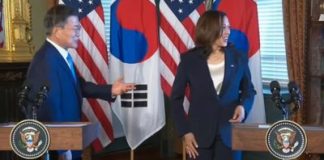 Fshiu dorën pas takimit me presidentin korean, Kamala Harris nën akuzë për racizëm (VIDEO)