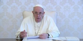 Vera e nxehtë, Papa Françesku u dërgoi 15,000 akullore të burgosurve në Romë