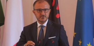 “E pa taksixhiu përballë Kushtetueses kur lobonte”, delegacioni i BE përgënjeshtron akuzat ndaj Soreca-s: Shpifjet do ndiqen ligjërisht