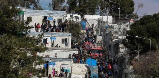 Greqia planifikon vaksinimin e refugjatëve në kampet e Egjeut