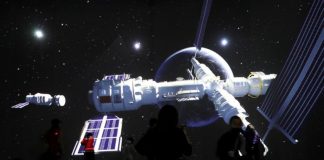 Për herë të parë astronautë kinezë në stacionin hapësinor