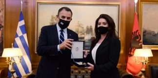 Pas Dendias, ambasadorja shqiptare në Athinë takon ministrin grek të Mbrojtjes