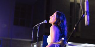 Elhaida Dani ndez atmosferën në “Festivalin e Resë” në Tiranë, sjell magjinë e këngëve shqiptare dhe italiane