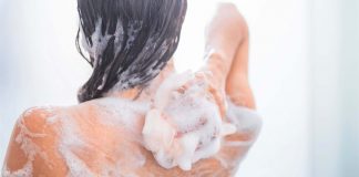 Sapun apo shampo? Ja cila është zgjedhja më e mirë për lëkurën tuaj