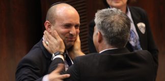 Argument/ A shënoi gjë Izraeli një r evolucion kushtetues?