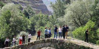 Destinacionet turistike të Mokrës, Klosi: Pogradeci me turizëm 12-mujor