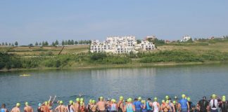 Gara në not, çiklizëm dhe ecje sportive, starton “TIRANATHLON” te Liqeni i Farkës