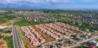 Rama uron javë të mbarë me pamje të lagjes së re ‘Rilindja’ në Fushë-Krujë