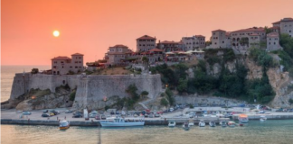 Mali i zi hap kufijtë, qytetarët lejohen të hyjë në vend pa ndonjë kërkesë në lidhje me testin anti-COVID