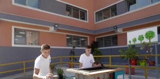 Demiraj: 80% e studentëve në shkollat profesionale janë të punësuar