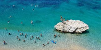 BE monitoron 119 plazhe dhe zona të tjera ujore në Shqipëri: Mbi 76%, cilësi të shkëlqyer! Ja zonat me ndotje