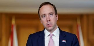 Dorëhiqet Sekretari britanik, pas shkeljes së rregullave për COVID-19