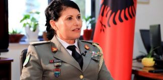 ‘Uniformën e kam të shenjtë’, flet Gjeneralja e parë shqiptare me dy yje shkruan historinë 109-vjeçare të ushtrisë