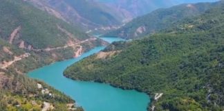 Video/ Rama uron ditë të mbarë me bukuritë e Matit